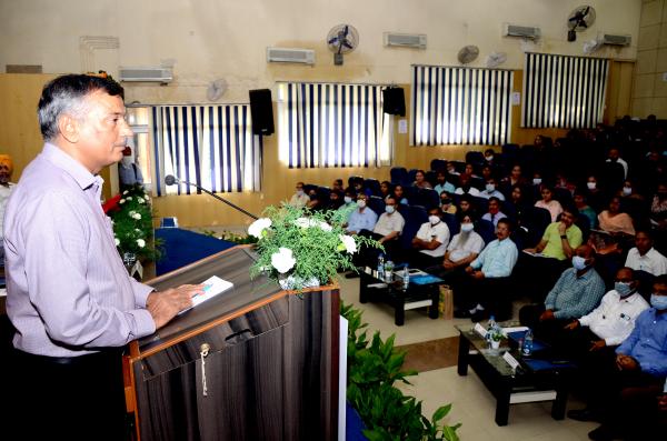 Dr. Inderjeet Singh, Vice Chancellor elaborated the achievements of University 